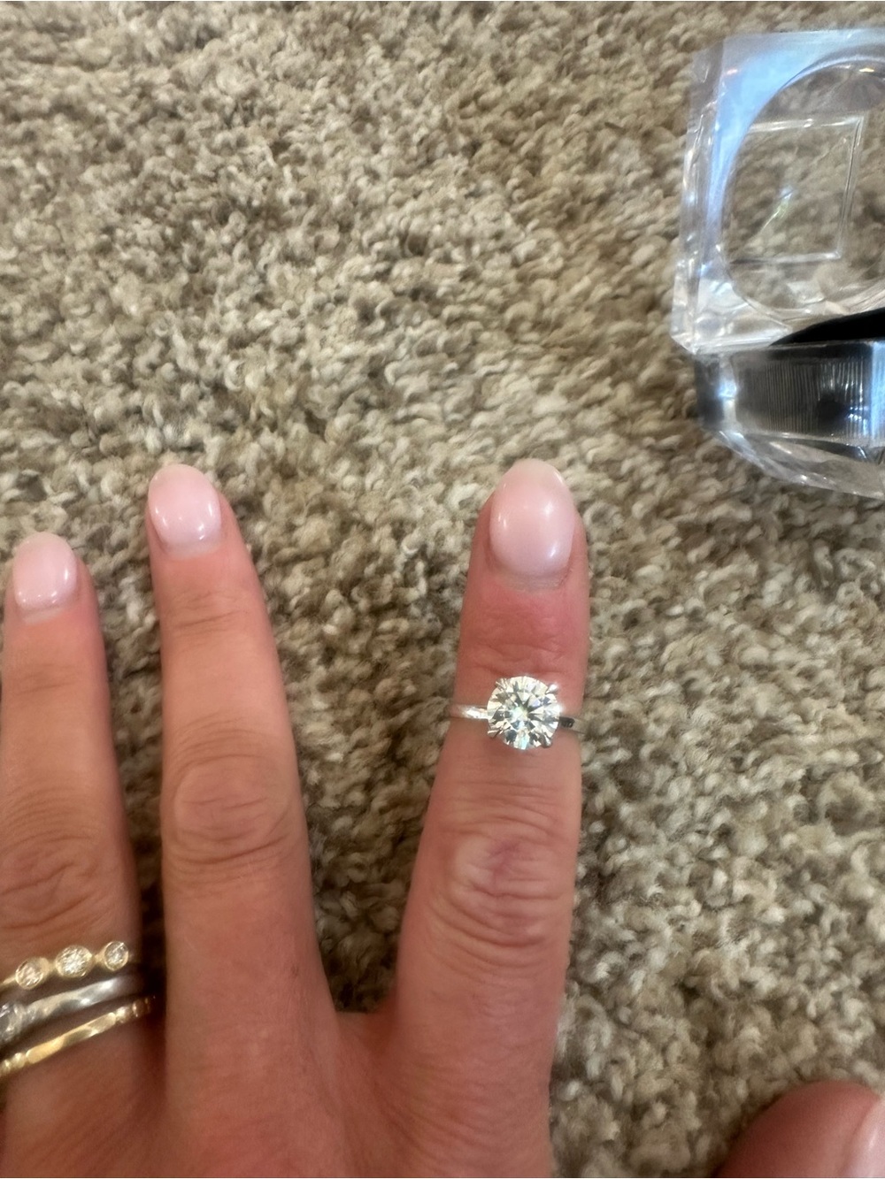 Classic 2 carat Solitaire Round-Cut Moissanite  Ring in 10k gold. - Picture 4 of 7